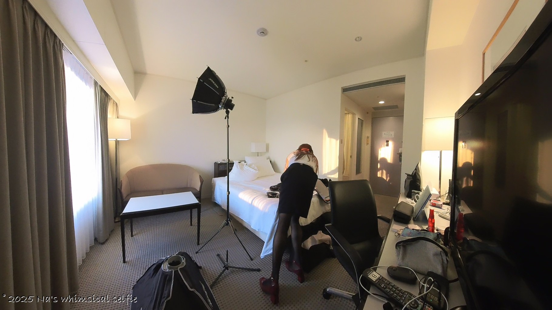 Insta360 X3で撮った撮影中の様子、フラッシュはGodox AD200Proを使うんだけど、EC200(拡張ヘッド)で発光部と本体を分けてセットするのよ。