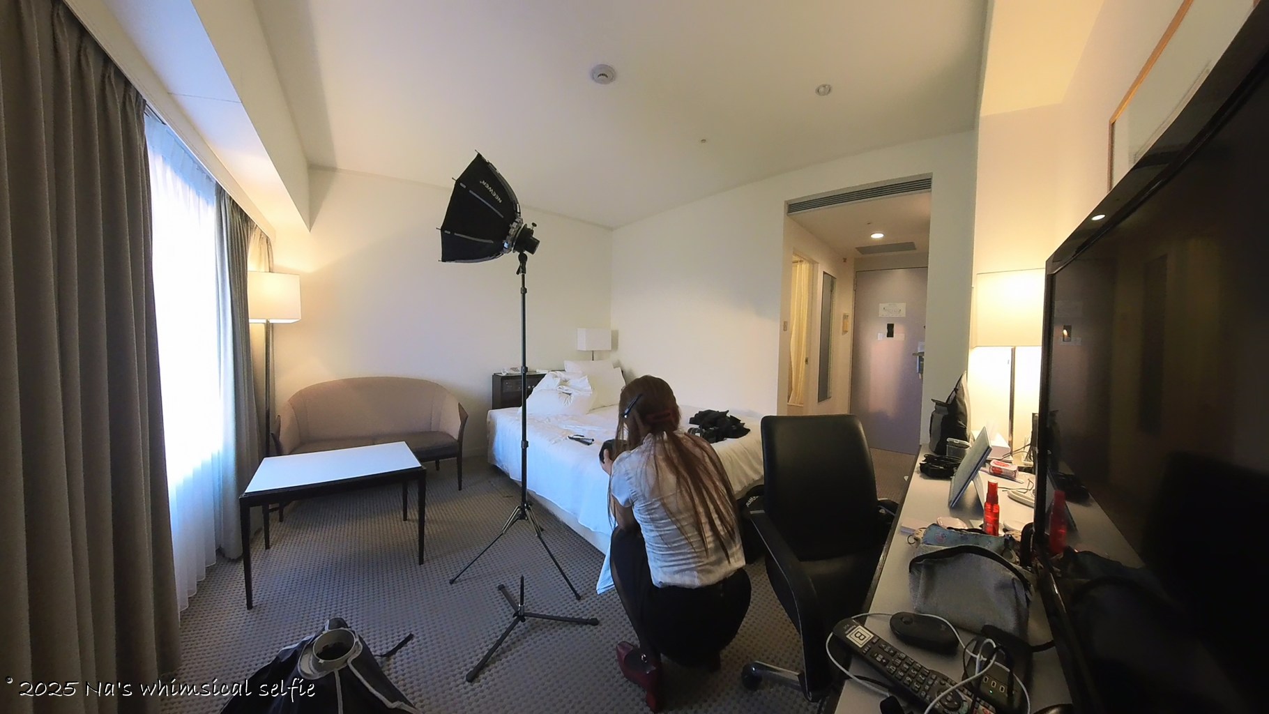 Insta360 X3で撮った撮影中の様子、気を取り直して、下からライトのセッティングの続き。