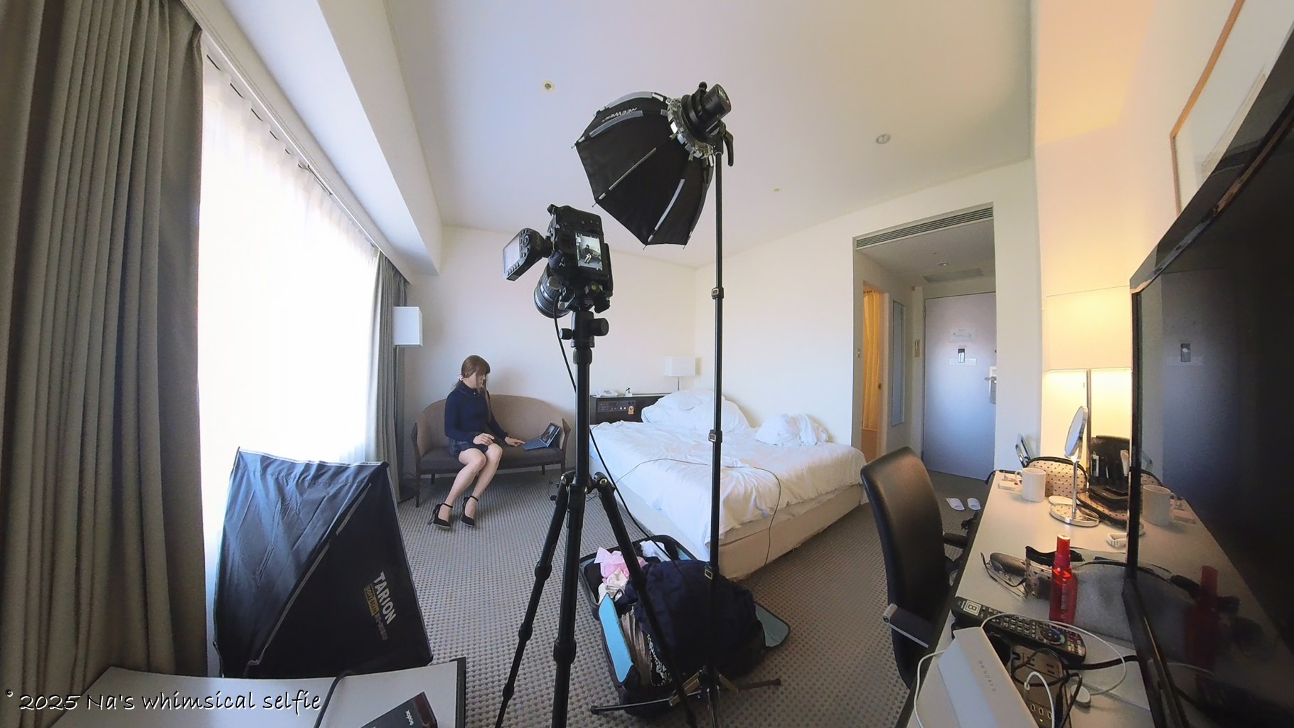 Insta360 X3で撮った撮影中の様子、え゛っ(スカートの短さにちょっとビビってます)。