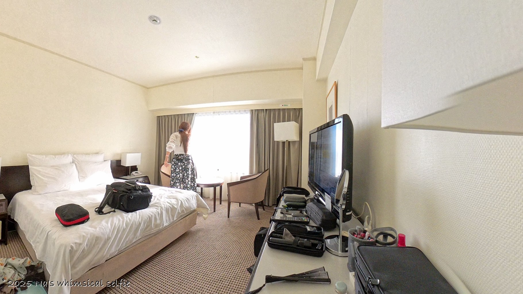 Insta360 X4で撮った撮影中の様子、お部屋のカーテンちゃんとあけてね。