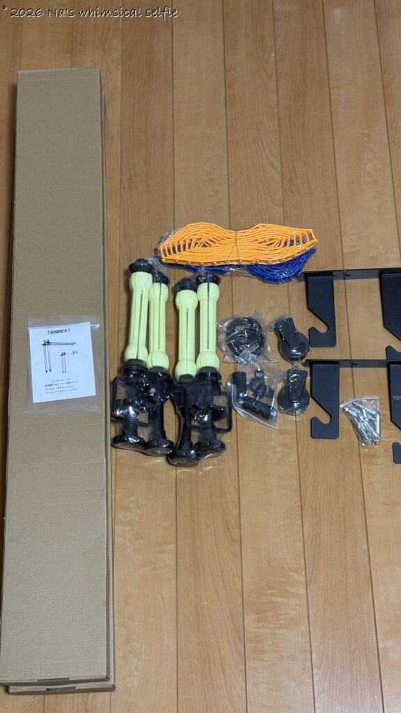 写真撮影用背景ローラーサポートシステムで背景布をおうちスタジオに設置